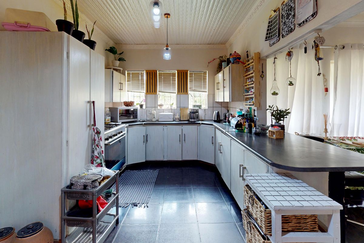 Family home in Theresapark - Photo 3