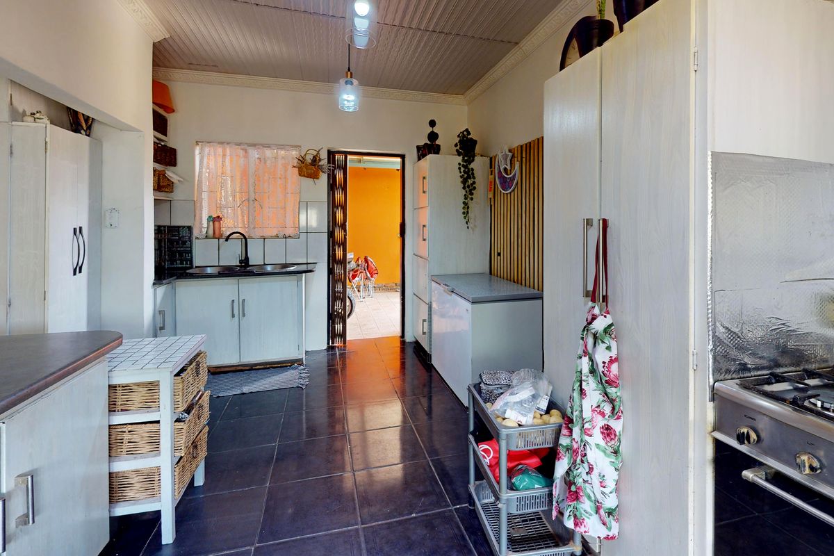 Family home in Theresapark - Photo 3