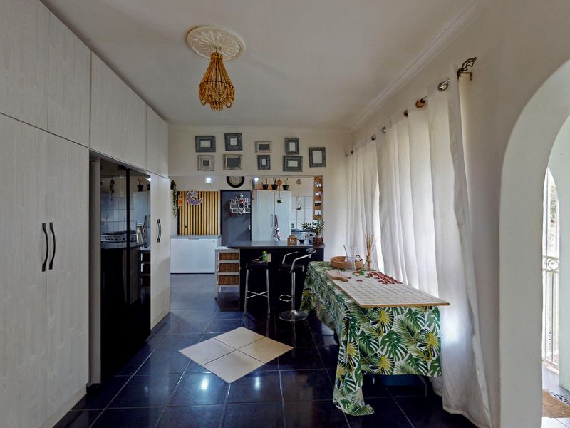 Family home in Theresapark - Photo 4