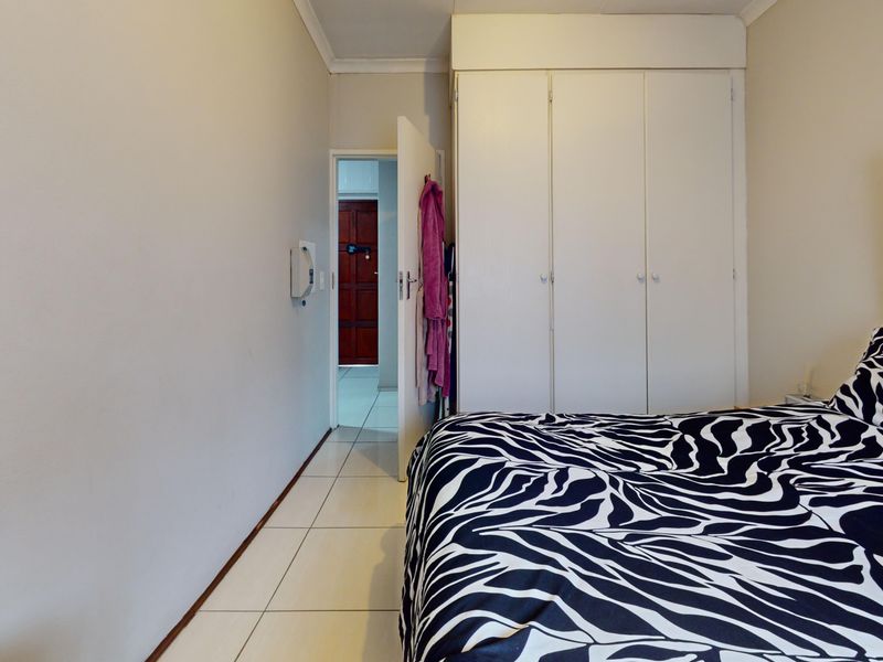 Modern, Light-Filled Living at Waldorf – Ravenswood’s Best Value - Photo 10