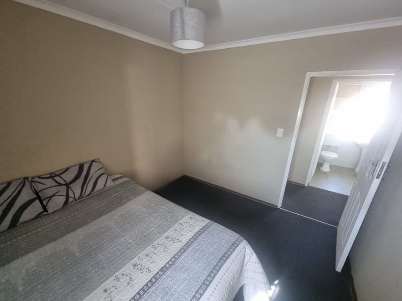 3-Bedroom Home with Bachelor Flat and Large Yard in Secunda - Photo 5