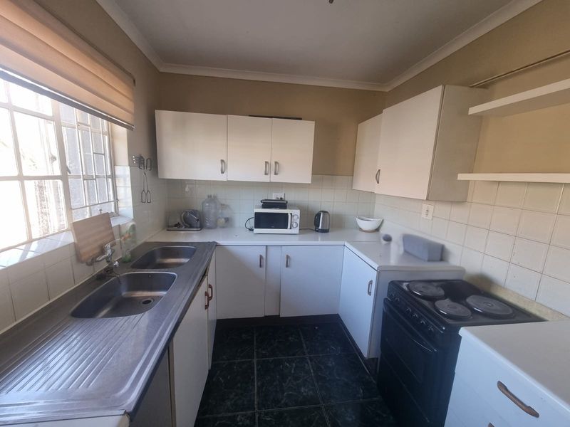 3-Bedroom Home with Bachelor Flat and Large Yard in Secunda - Photo 2