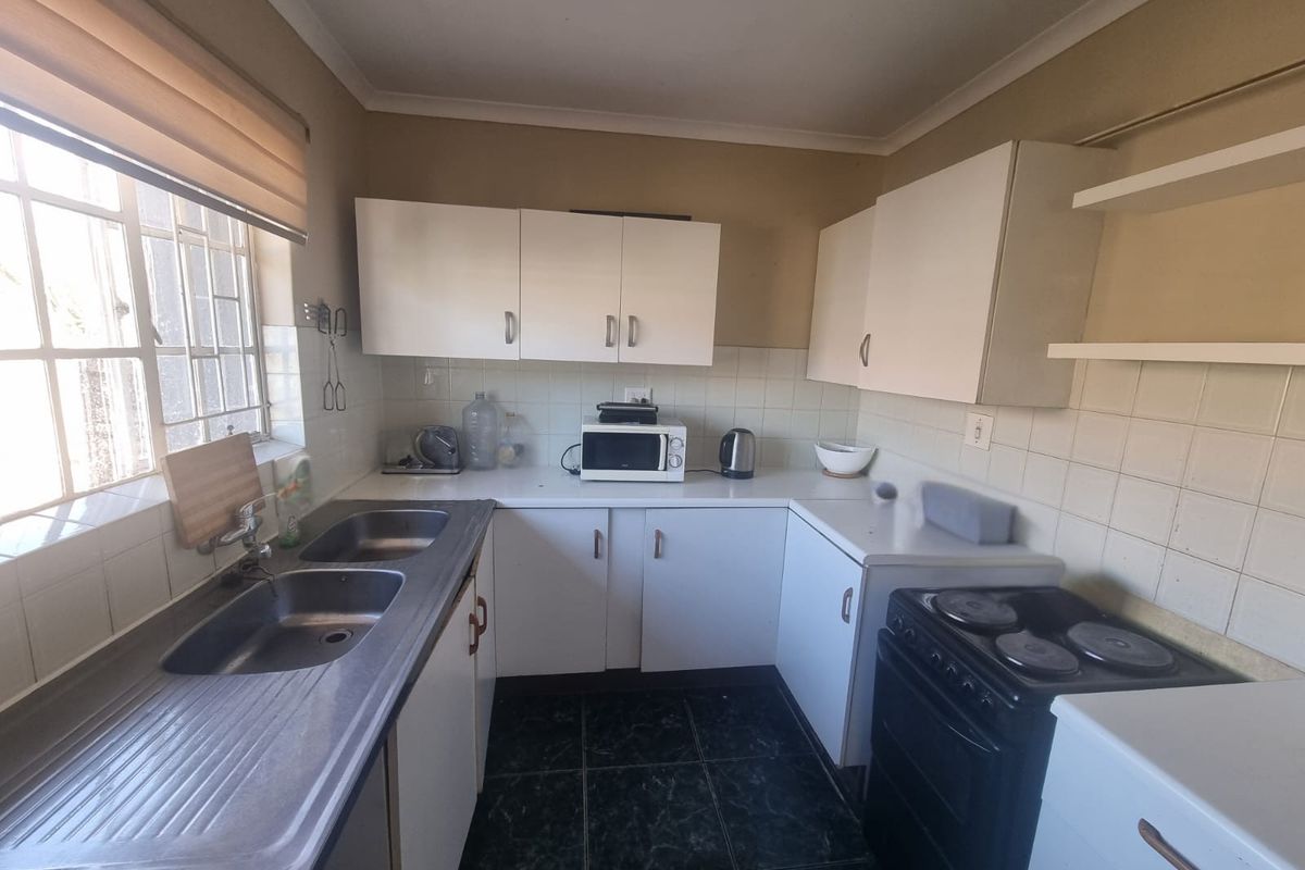 3-Bedroom Home with Bachelor Flat and Large Yard in Secunda - Photo 2