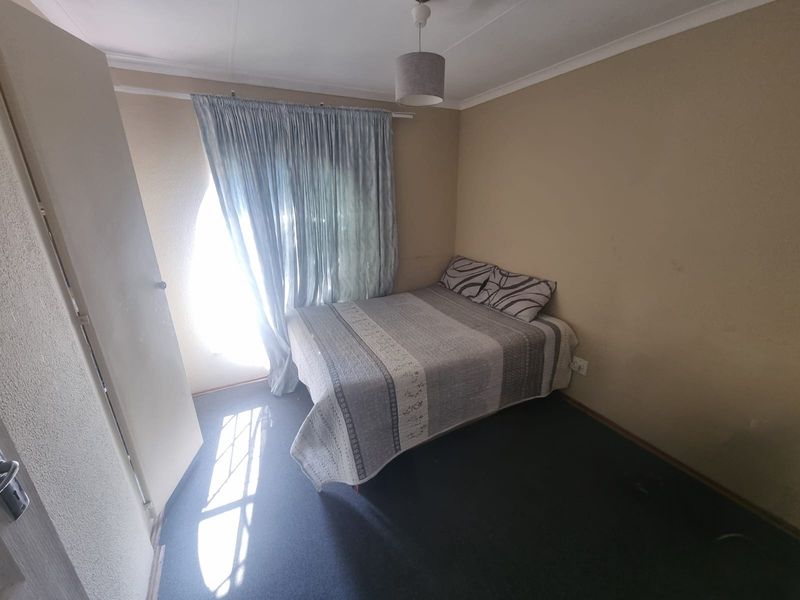 3-Bedroom Home with Bachelor Flat and Large Yard in Secunda - Photo 3