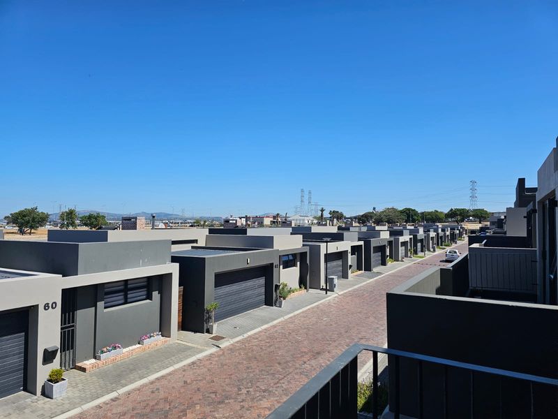 Stunning 3-bedroom duplex for sale in Haasendal, Kuils River—perfect blend of comfort and style! - Photo 5