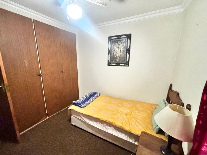 Spacious 4 Bedroom Family Home with Study, Caravan Garage & Entertainment Area - Photo 10