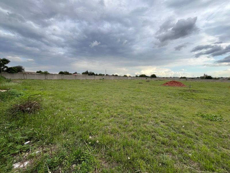 Prime Vacant Land in an Exclusive Up-and-Coming Development! - Photo 5