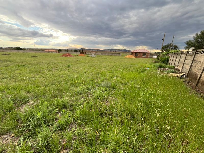 Prime Vacant Land in an Exclusive Up-and-Coming Development! - Photo 7