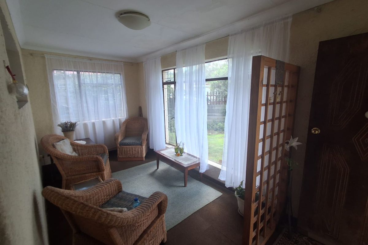 Spacious 3-Bedroom Family Home for sale in Noycedale Nigel - Photo 2