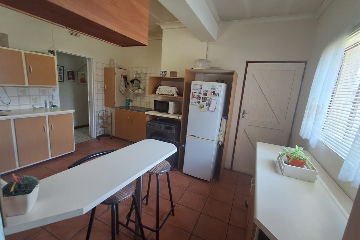 Spacious 3-Bedroom Family Home for sale in Noycedale Nigel - Photo 5