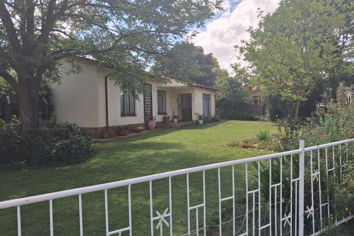 Spacious 3-Bedroom Family Home for sale in Noycedale Nigel - Photo 3