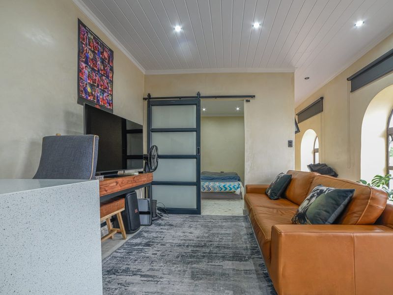 Luxury, Space & Character – A Fully Furnished Coastal Retreat Designed for Exceptional Living - Photo 7