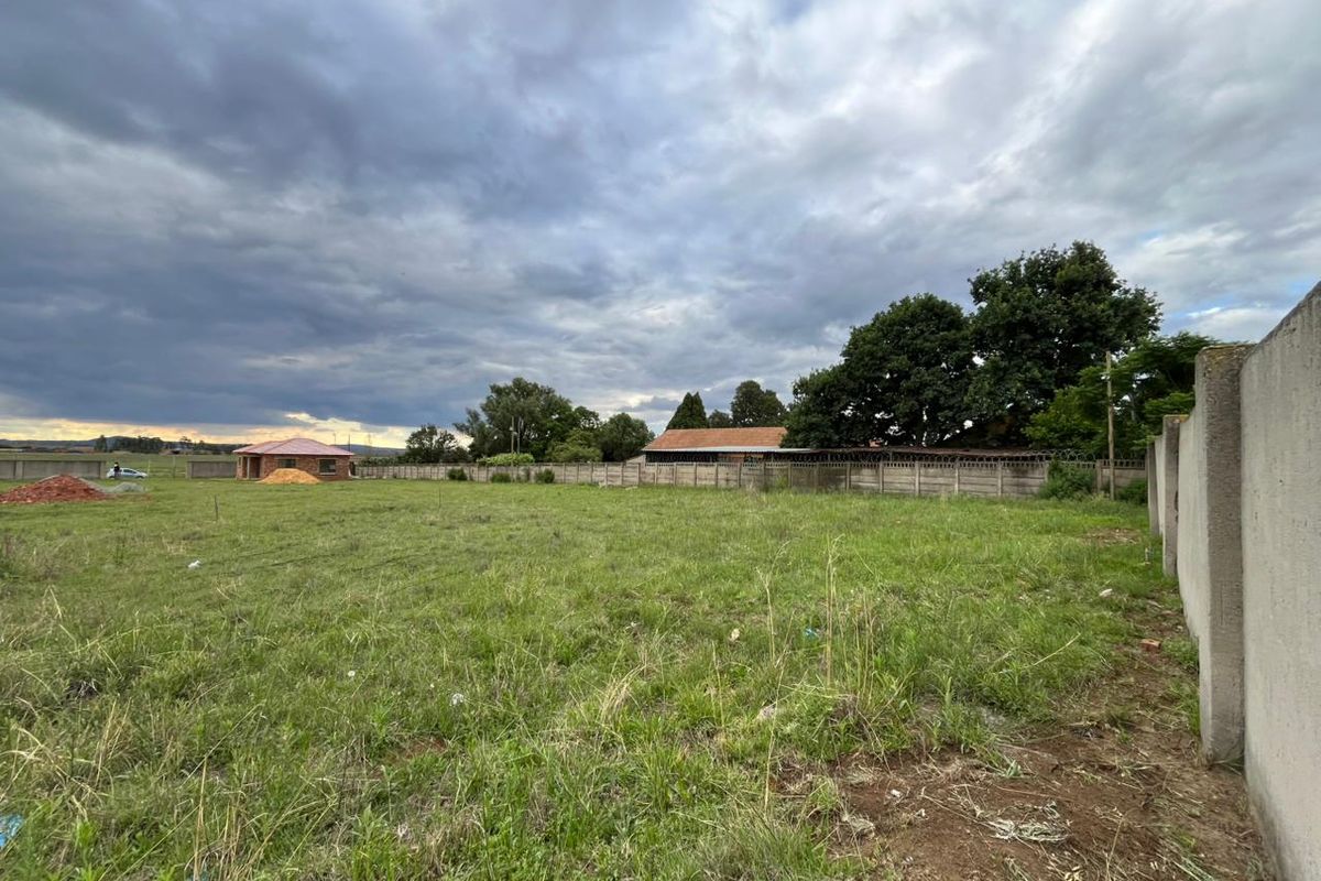 Prime Vacant Land in an Exclusive Up-and-Coming Development! - Photo 3