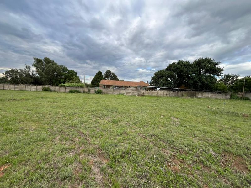 Prime Vacant Land in an Exclusive Up-and-Coming Development! - Photo 6