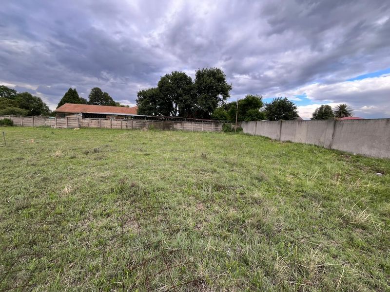 Prime Vacant Land in an Exclusive Up-and-Coming Development! - Photo 2