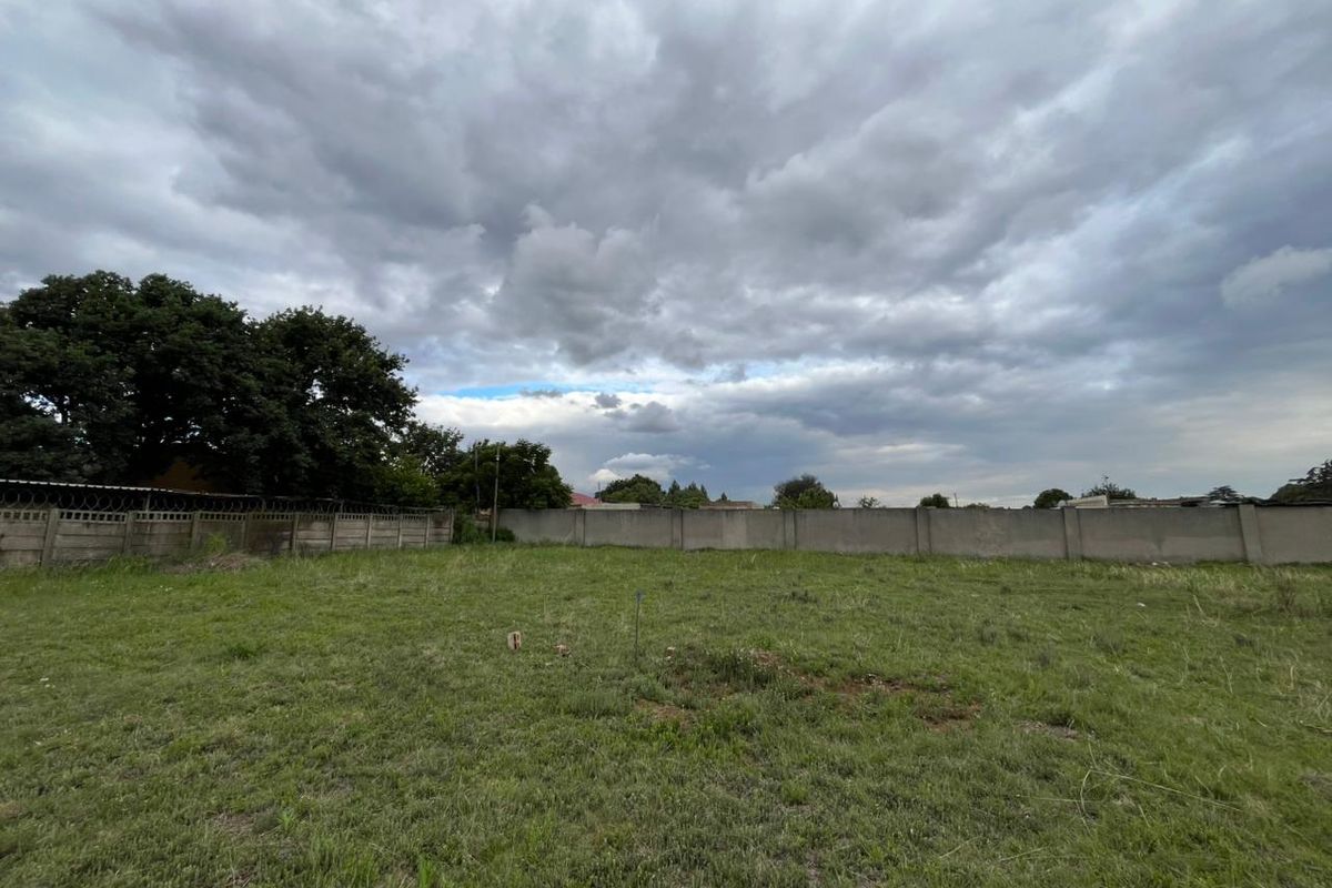 Prime Vacant Land in an Exclusive Up-and-Coming Development! - Photo 5