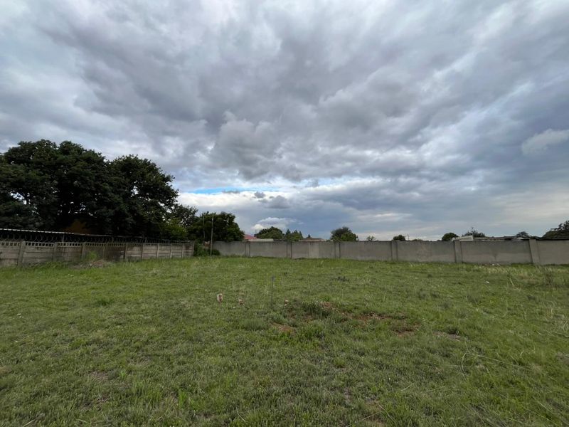 Prime Vacant Land in an Exclusive Up-and-Coming Development! - Photo 5