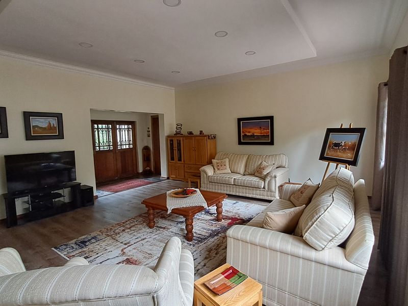 Exclusive European-Inspired Residence – Prime Position - Photo 9