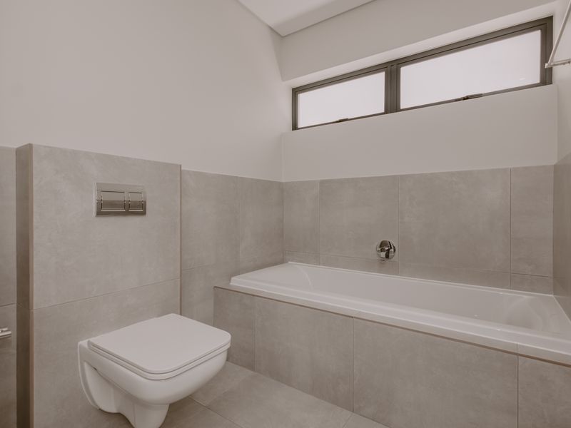 A unique, contemporary home ideal for young professionals or small families who value space. - Photo 10