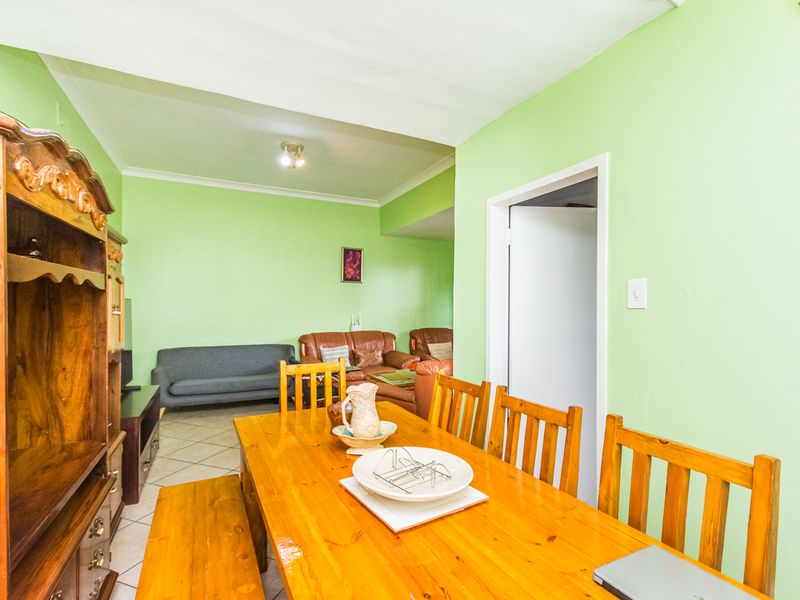 Investment Opportunity – 3-Bedroom Home With Income-Generating Outside Rooms - Photo 3