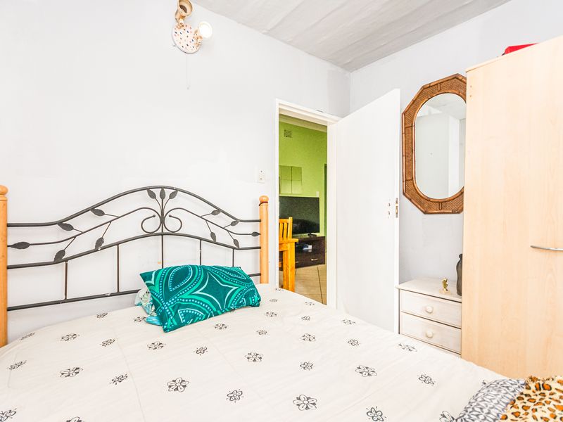 Investment Opportunity – 3-Bedroom Home With Income-Generating Outside Rooms - Photo 7