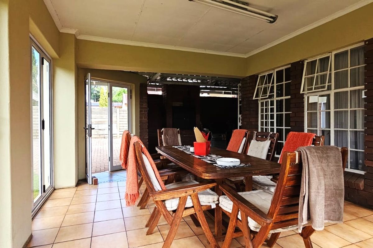 4 bedroom with study for sale! - Photo 5