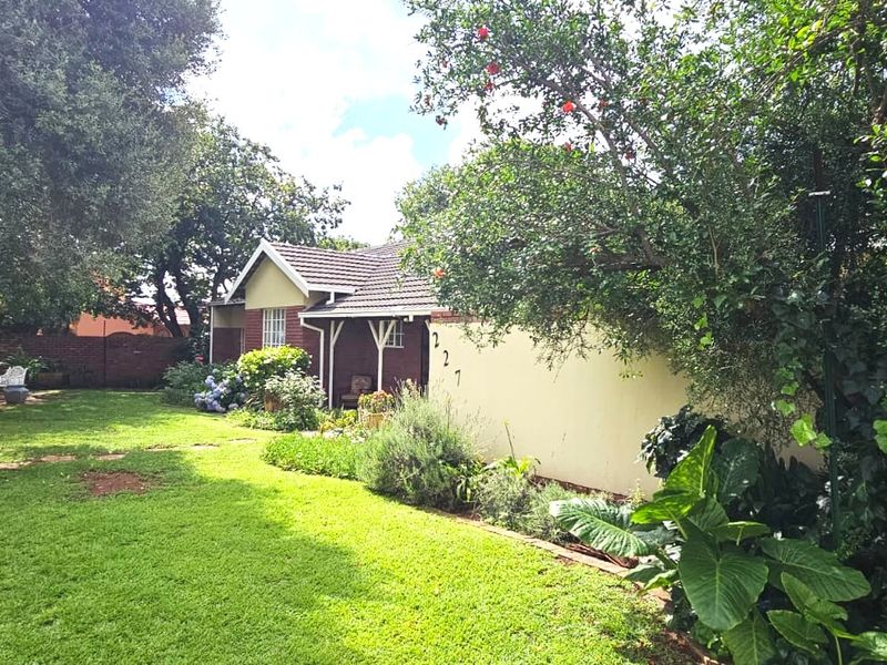 4 bedroom with study for sale! - Photo 2