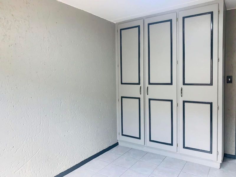 Cozy and Inviting 1 Bedroom Apartment  For  Sale Perfect For First Time Buyers Or Investors - Photo 6
