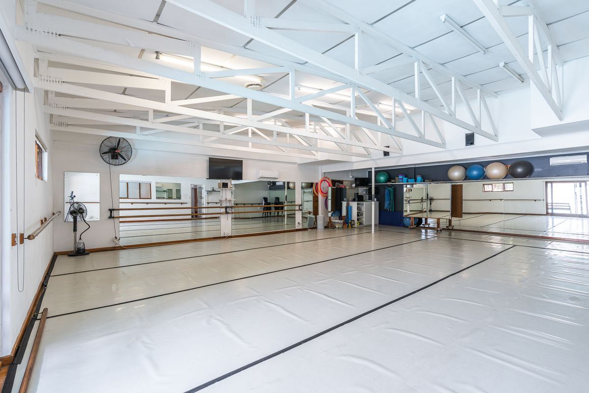 A Truly Unique & Exceptionally Versatile Family Home - Photo 5