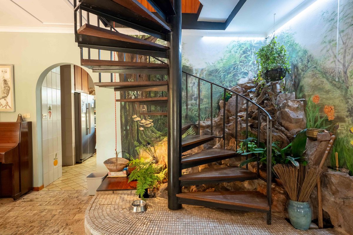 Coastal Dream Living in Widenham – Space, Character & Endless Possibilities - Photo 3