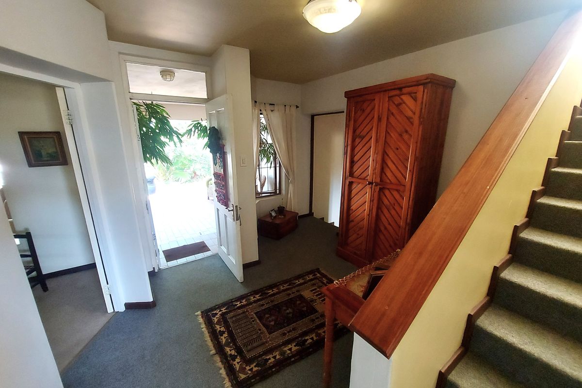 Established Family Home with Abundant Investor Appeal in Jeffreys Bay - Photo 4