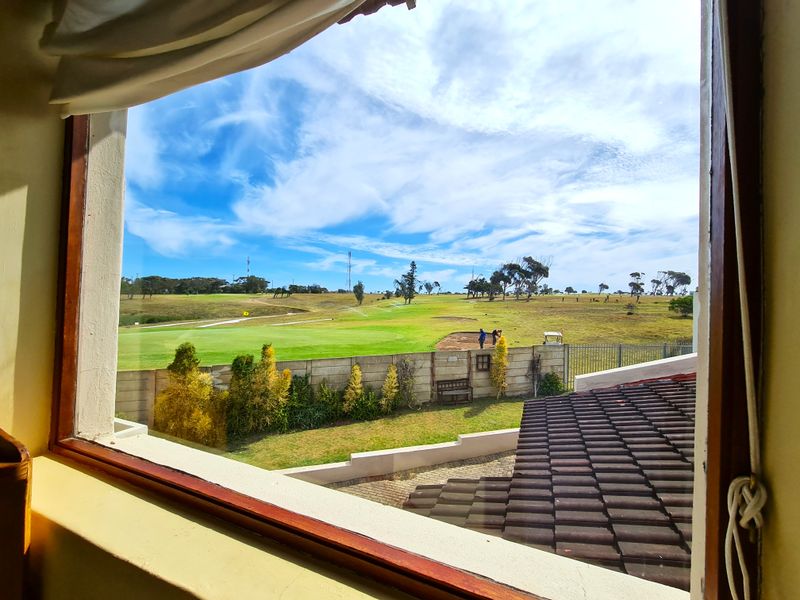 Established Family Home with Abundant Investor Appeal in Jeffreys Bay - Photo 8