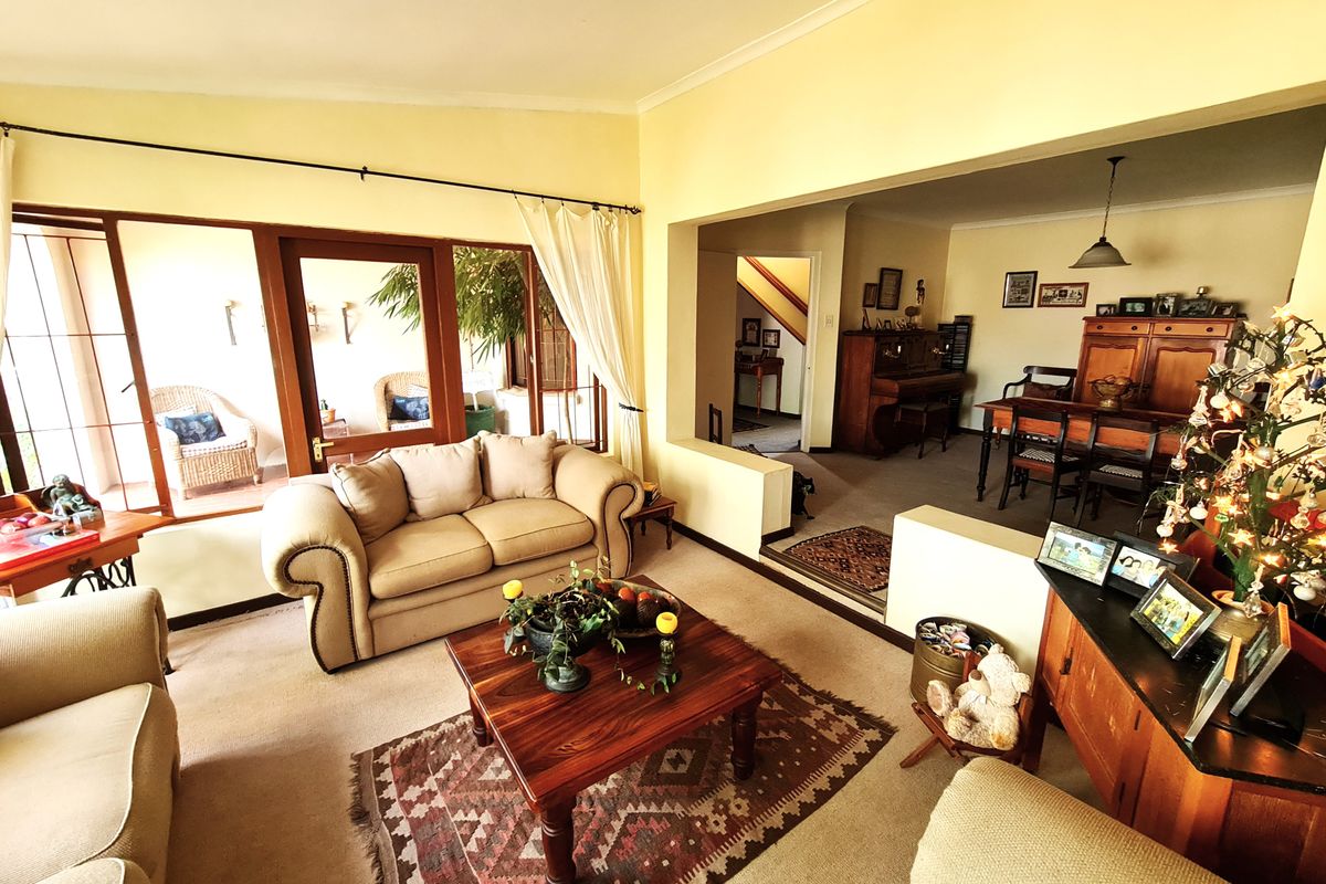 Established Family Home with Abundant Investor Appeal in Jeffreys Bay - Photo 5