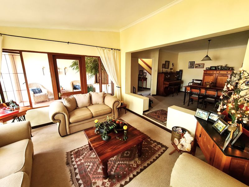 Established Family Home with Abundant Investor Appeal in Jeffreys Bay - Photo 5