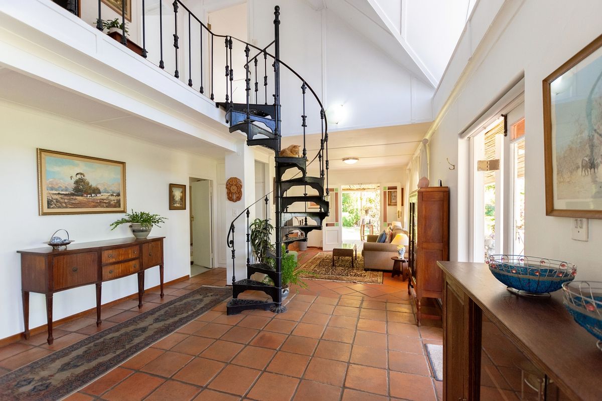 A Lush, Character-Filled Retreat in the Heart of Riebeek-Wes - Photo 4