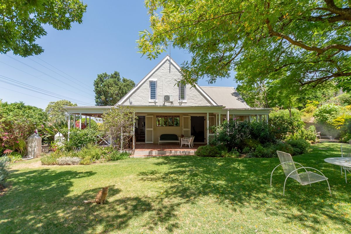 A Lush, Character-Filled Retreat in the Heart of Riebeek-Wes - Photo 3