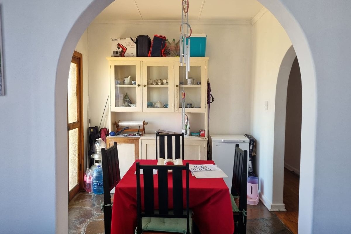 This property offers a fantastic two-for-one opportunity! - Photo 4