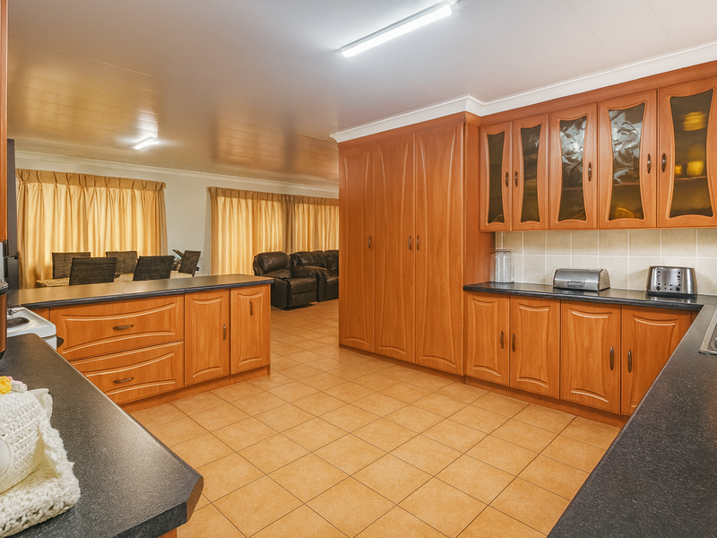 Live Your New Dream In Sweet Surrounds! - Photo 6