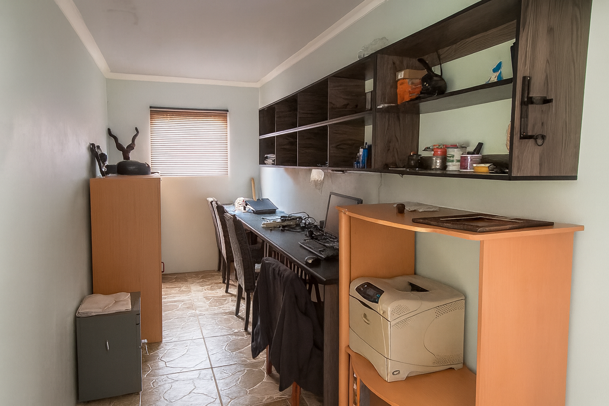 Live Your New Dream In Sweet Surrounds! - Photo 4