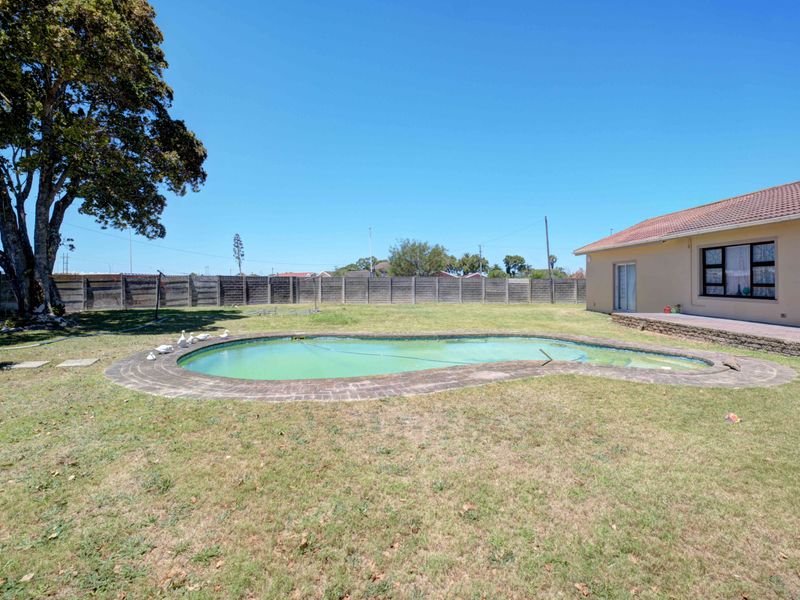 3 Bedroom house with flatlet and pool - Photo 9