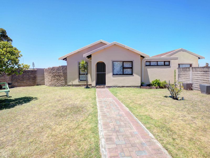 3 Bedroom house with flatlet and pool - Photo 2