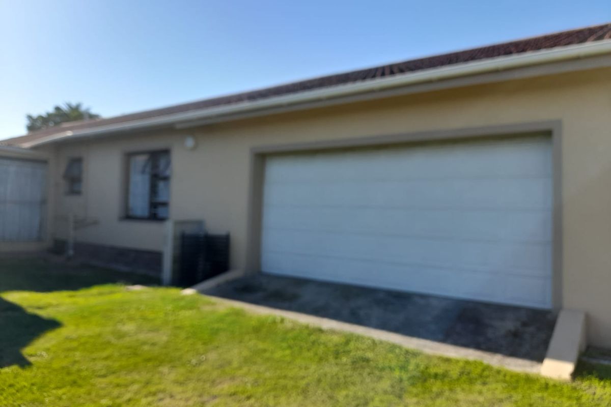 3 Bedroom house with flatlet and pool - Photo 5