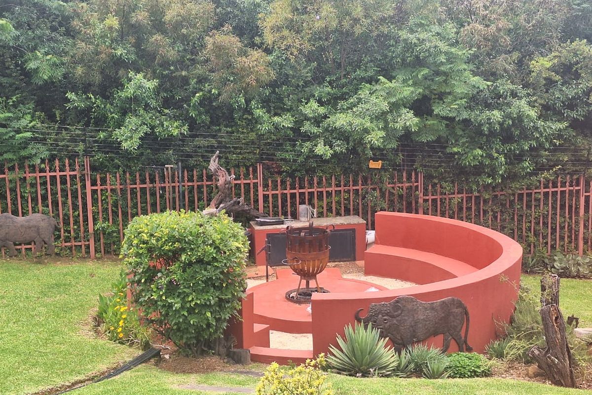 Huge property with a view. - Photo 4