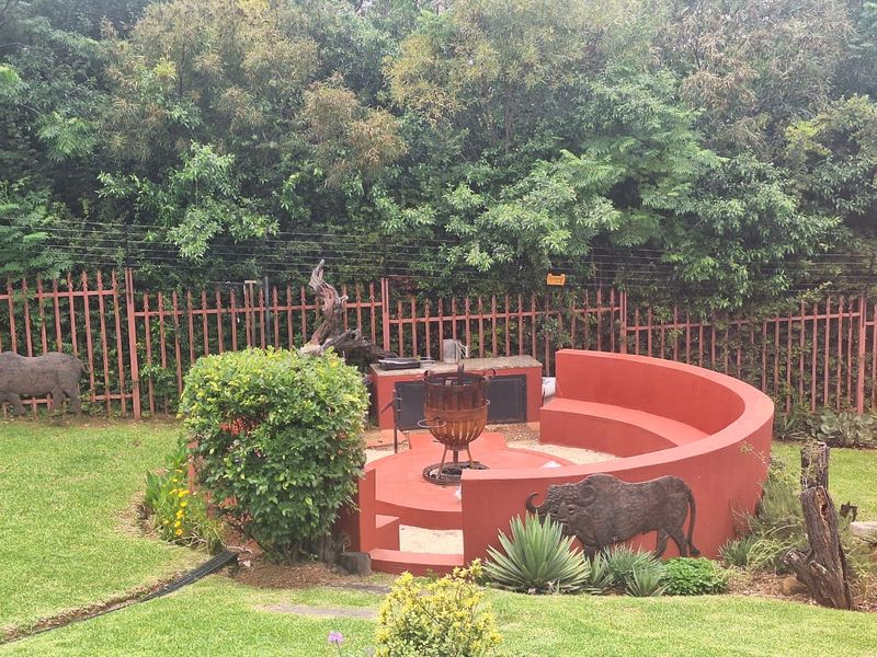 Huge property with a view. - Photo 4