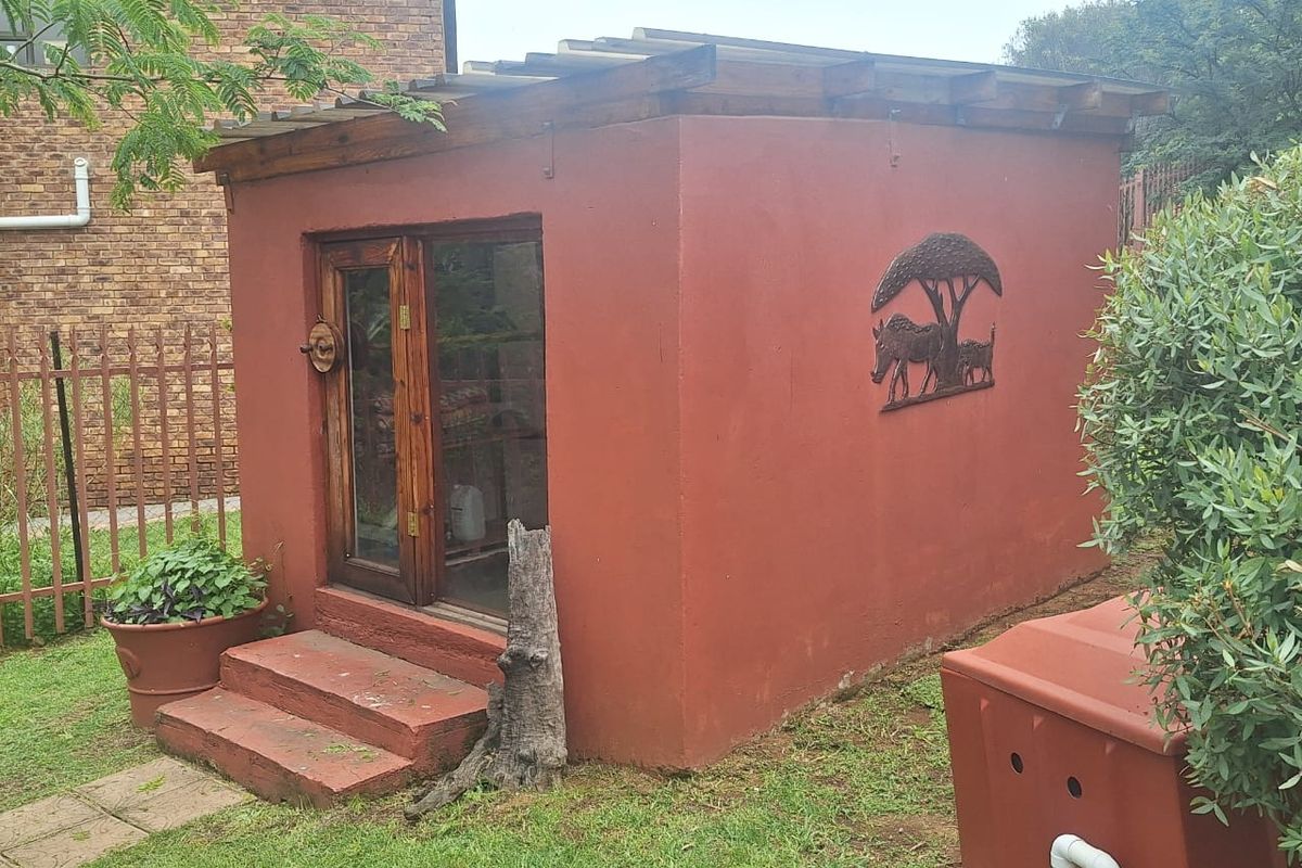 Huge property with a view. - Photo 5