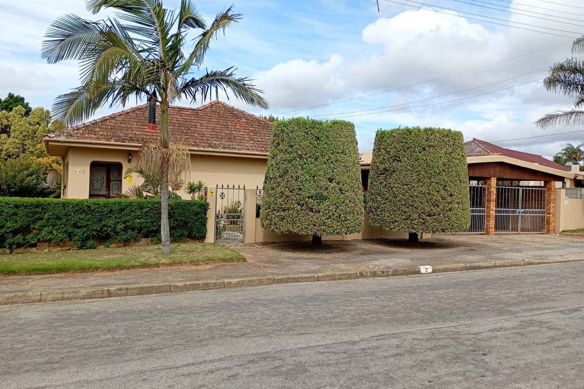 3 Bedroom House for sale in Bothasrus - Photo 2