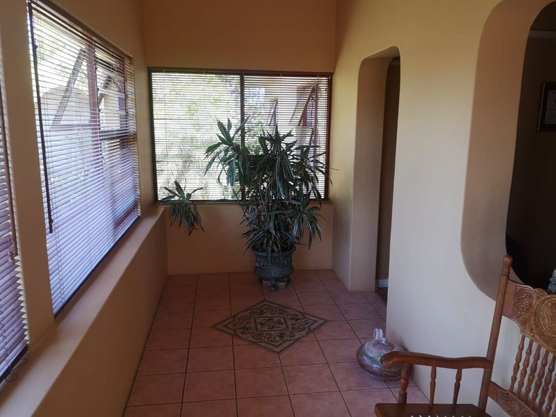 3 Bedroom House for sale in Bothasrus - Photo 4