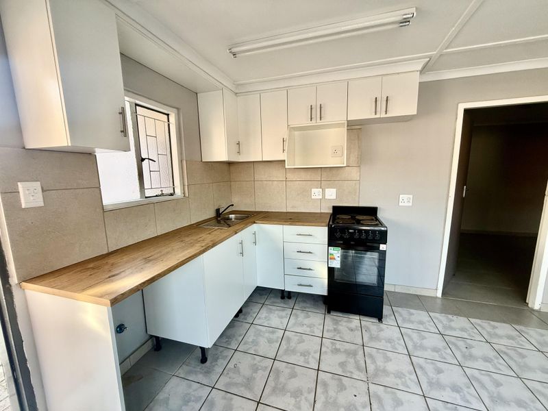 PETFRIENDLY 1 BEDROOM +SOLAR+WATER INCLUDED - Photo 1