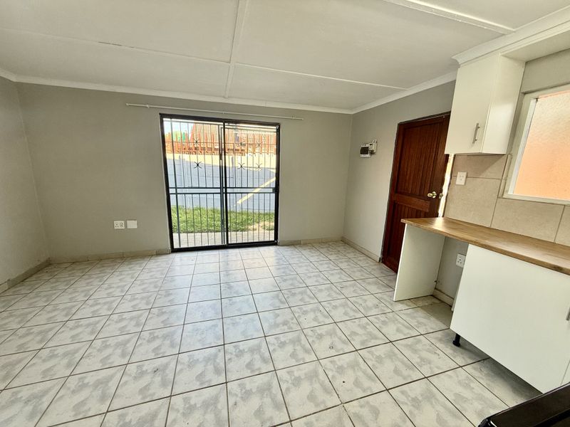 PETFRIENDLY 1 BEDROOM +SOLAR+WATER INCLUDED - Photo 4