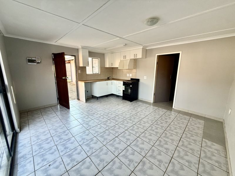 PETFRIENDLY 1 BEDROOM +SOLAR+WATER INCLUDED - Photo 2